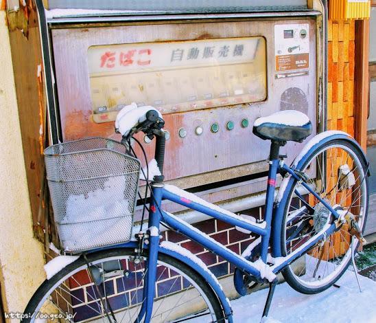 会津若松　レトロたばこ自動販売機
