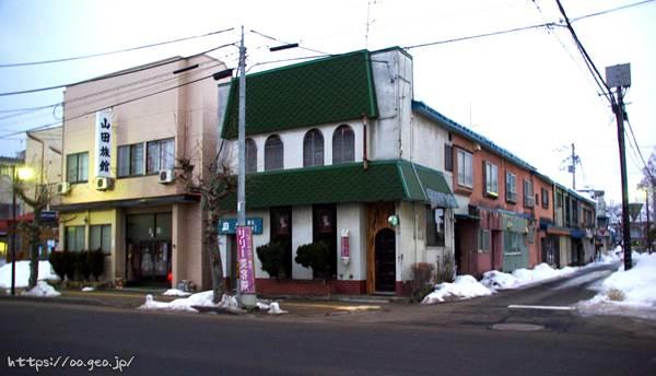 山田旅館とマージャンクラブ東ト（東と）、リリー美容院