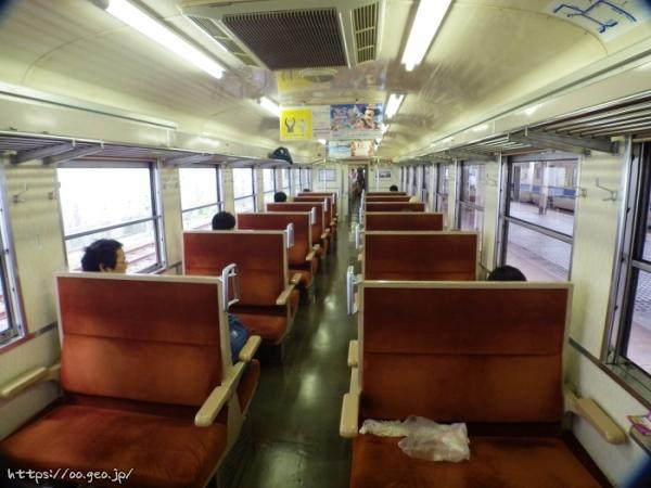 北陸本線全線開通100周年記念号　475系国鉄色編成に乗って富山駅に向かう。