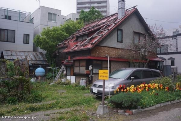 円山公園駅までの徒歩移動中に見かけた味わいのある古民家群