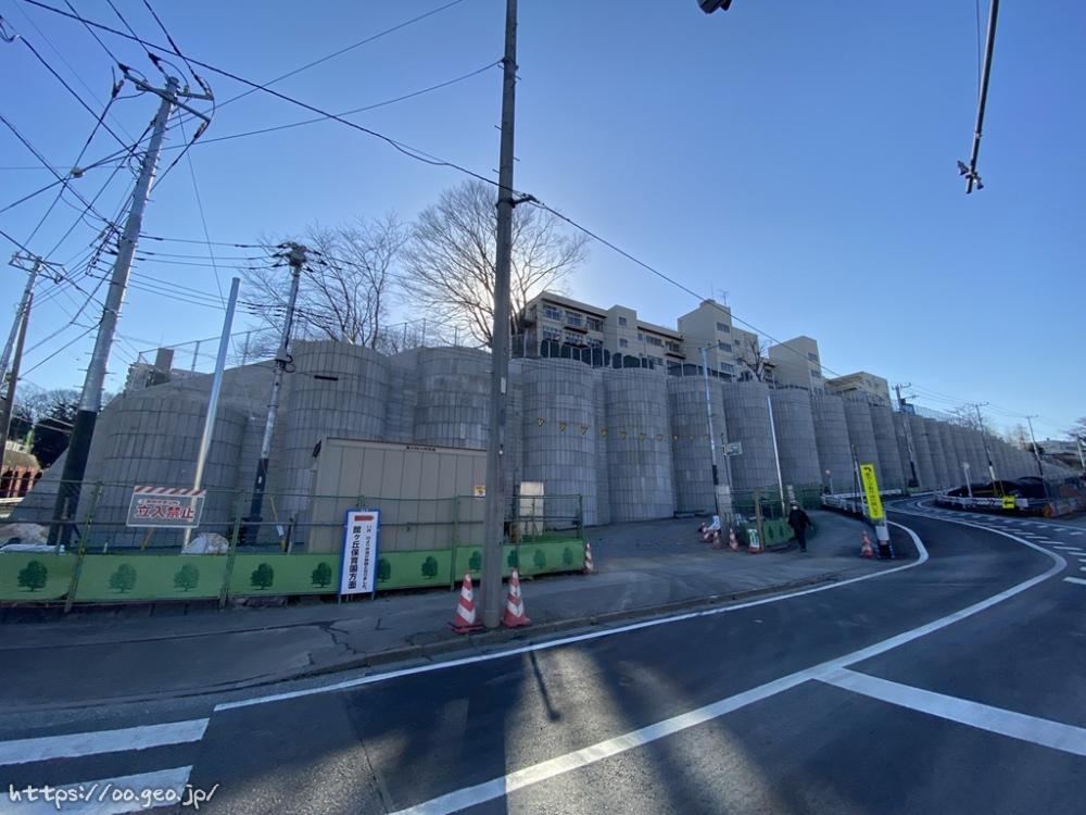 八王子南バイパス工事のための擁壁と杭工事