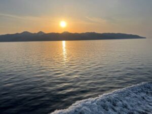 津軽海峡　津軽半島の夕陽　あさかぜ5号